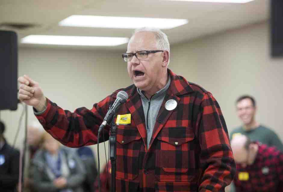 Tim Walz, la scelta prudente di Harris per vincere il Midwest