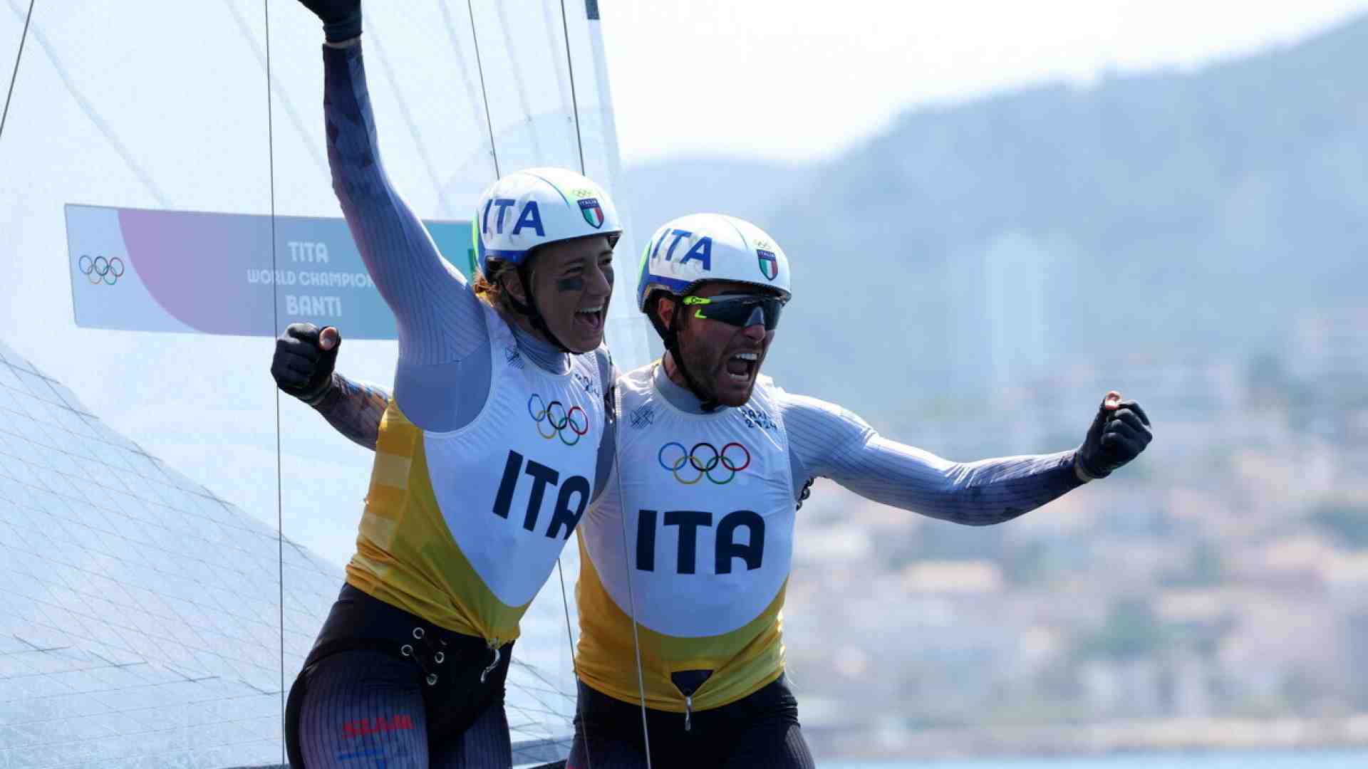 Tita e Banti, la coppia d'oro della vela azzurra entra nella leggenda olimpica