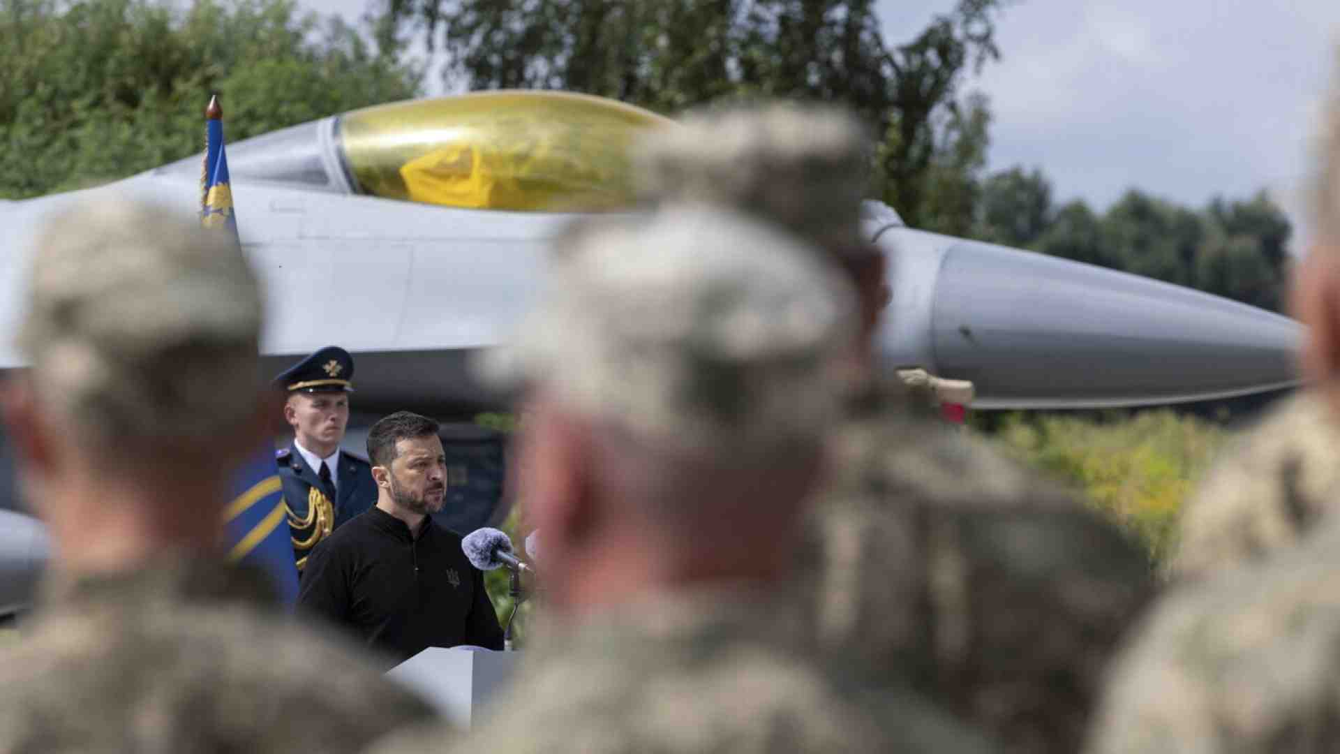 Dare un senso all'azzardo di Zelensky, che può dar fiato o costare troppo