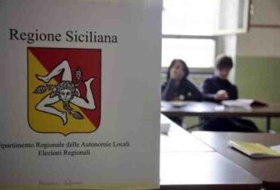 Tutto in un’estate. Le cinque piaghe di Sicilia