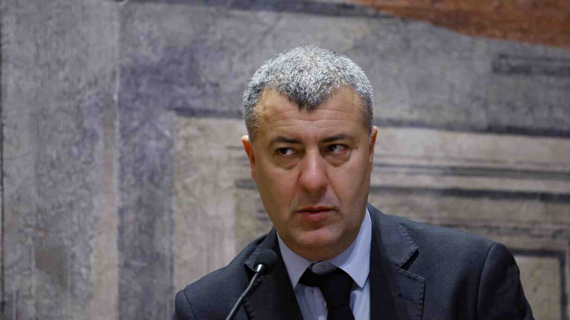 Il poco costituzionale Arturo Scotto