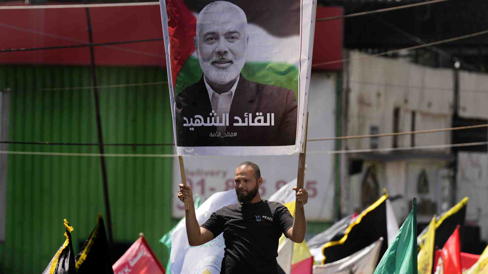 Occidente e tagliagole. La veglia per Haniyeh a New York e la versione di Hamas su Wikipedia
