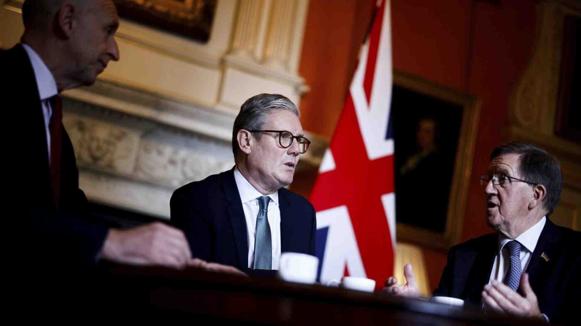 I laburisti inglesi sono stanchi di X, ormai "megafono dell'estrema destra"