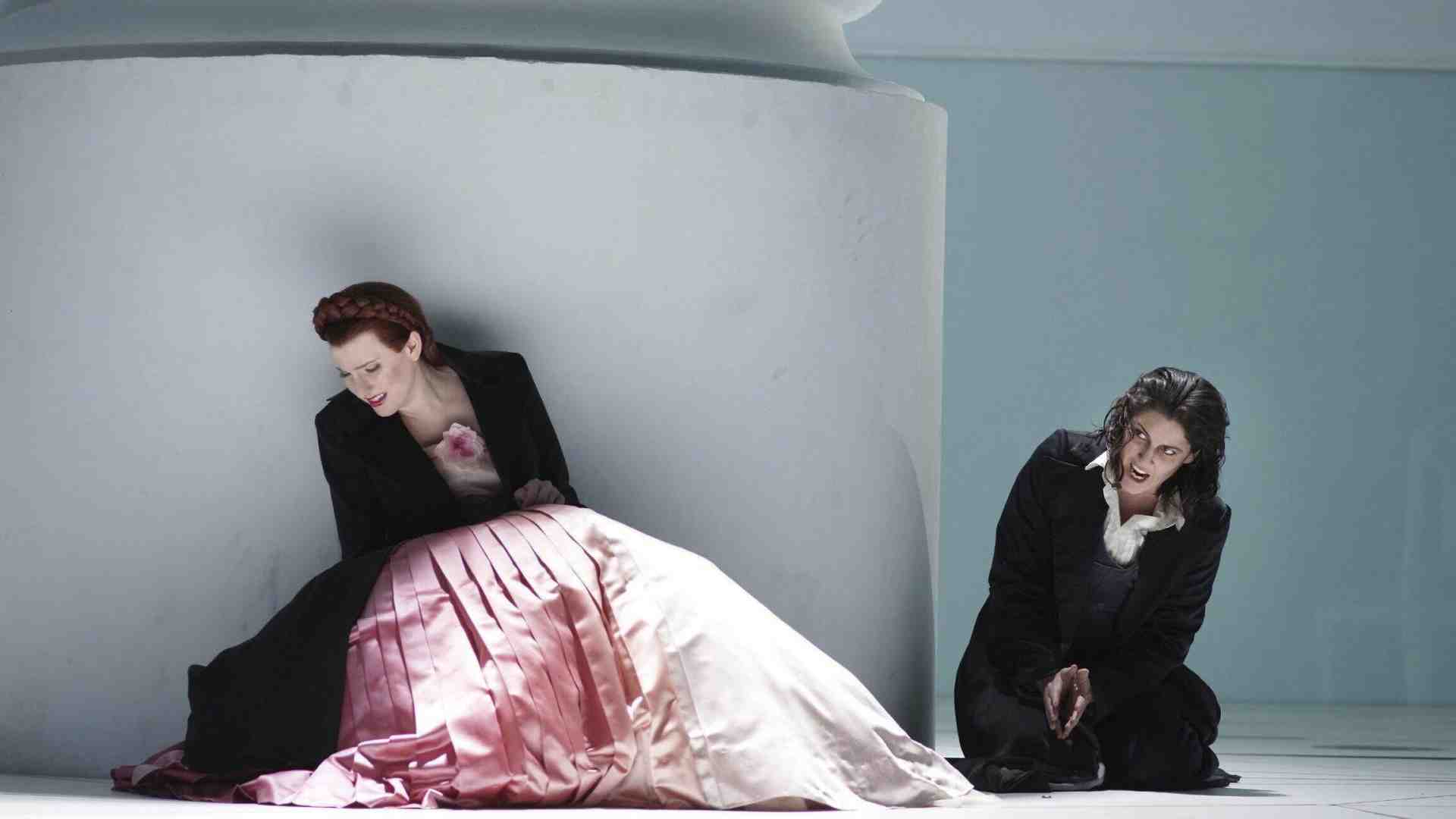 Hofmannsthal o Mozart: a Salisburgo furoreggia il genio registico di Carsen