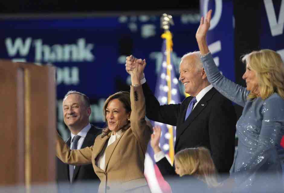La Convention democratica a Chicago un po' raduno aziendale un po' messa cantata