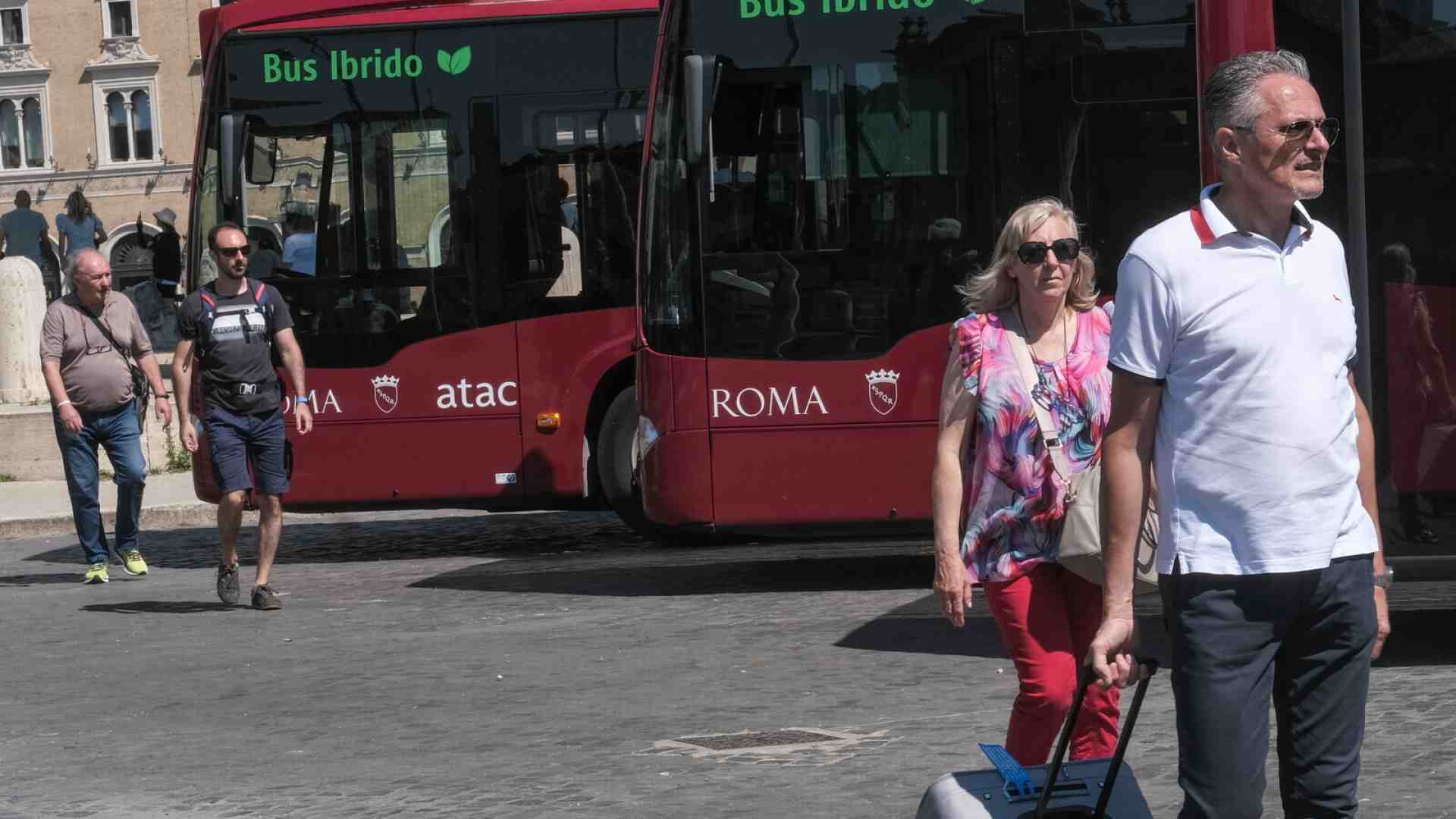 Botta e risposta con l’assessore Patanè sul premio agli autisti Atac