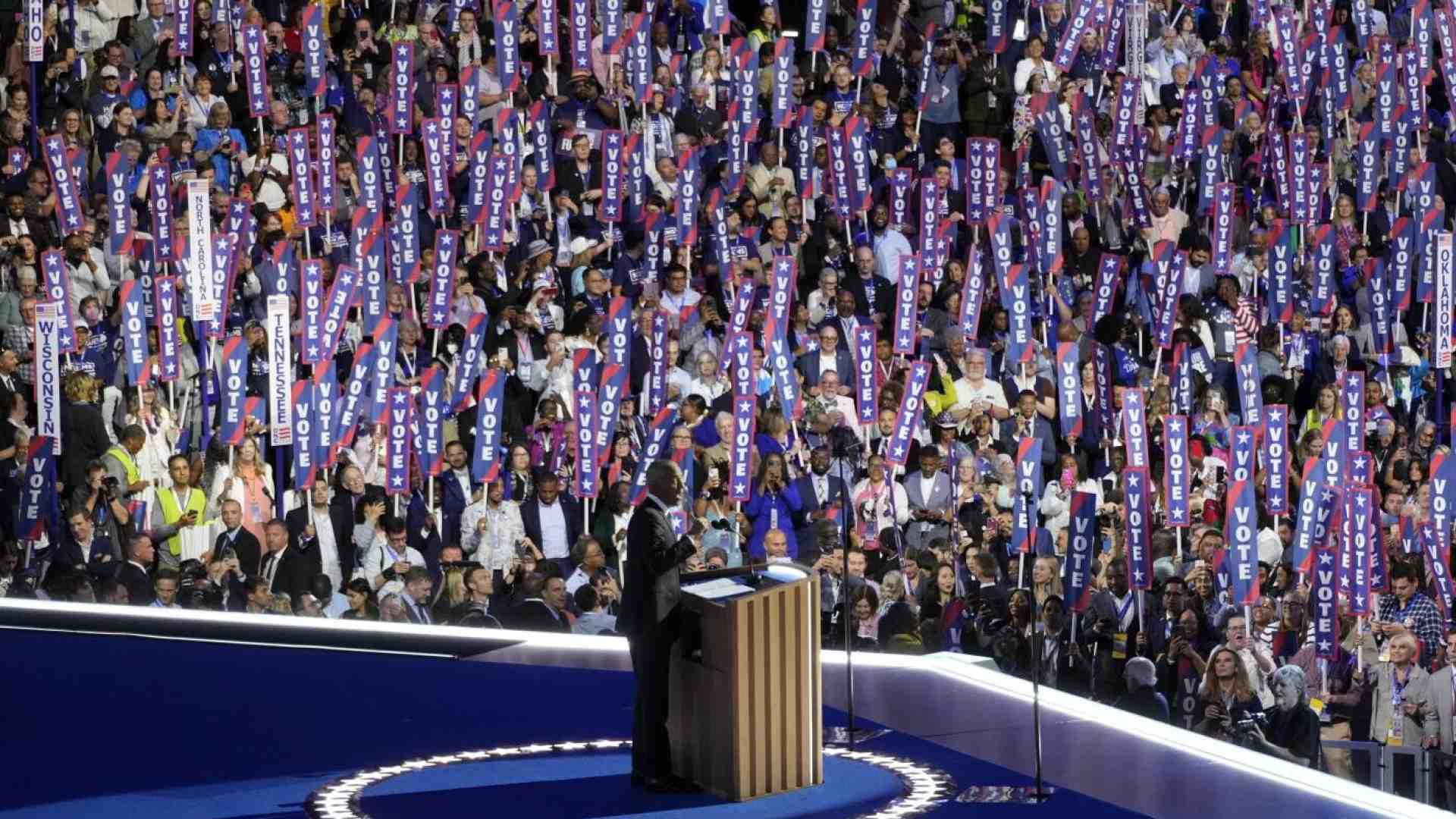 La politica non è la casa di Barbie. Entusiasmo e scongiuri alla convention democratica