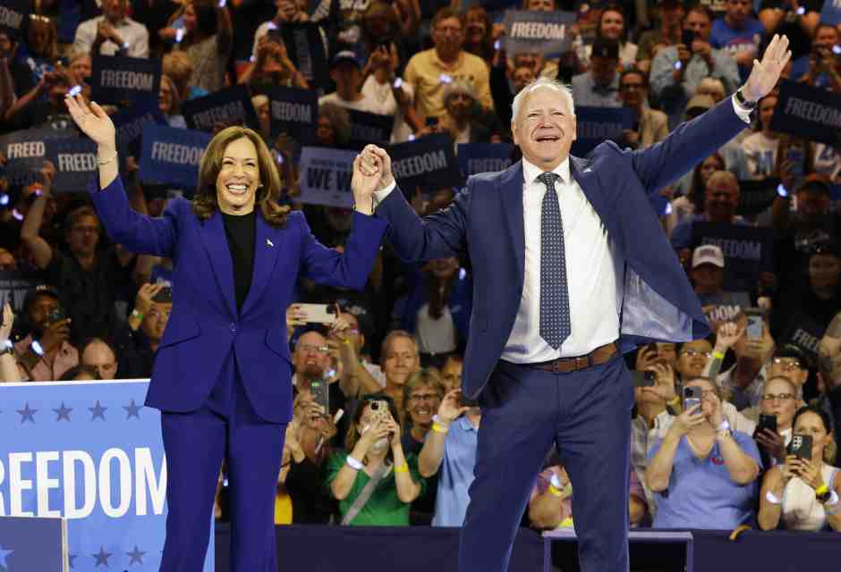 Eccolo, Walz. L’icona del “middle man” che serve per far vincere Harris