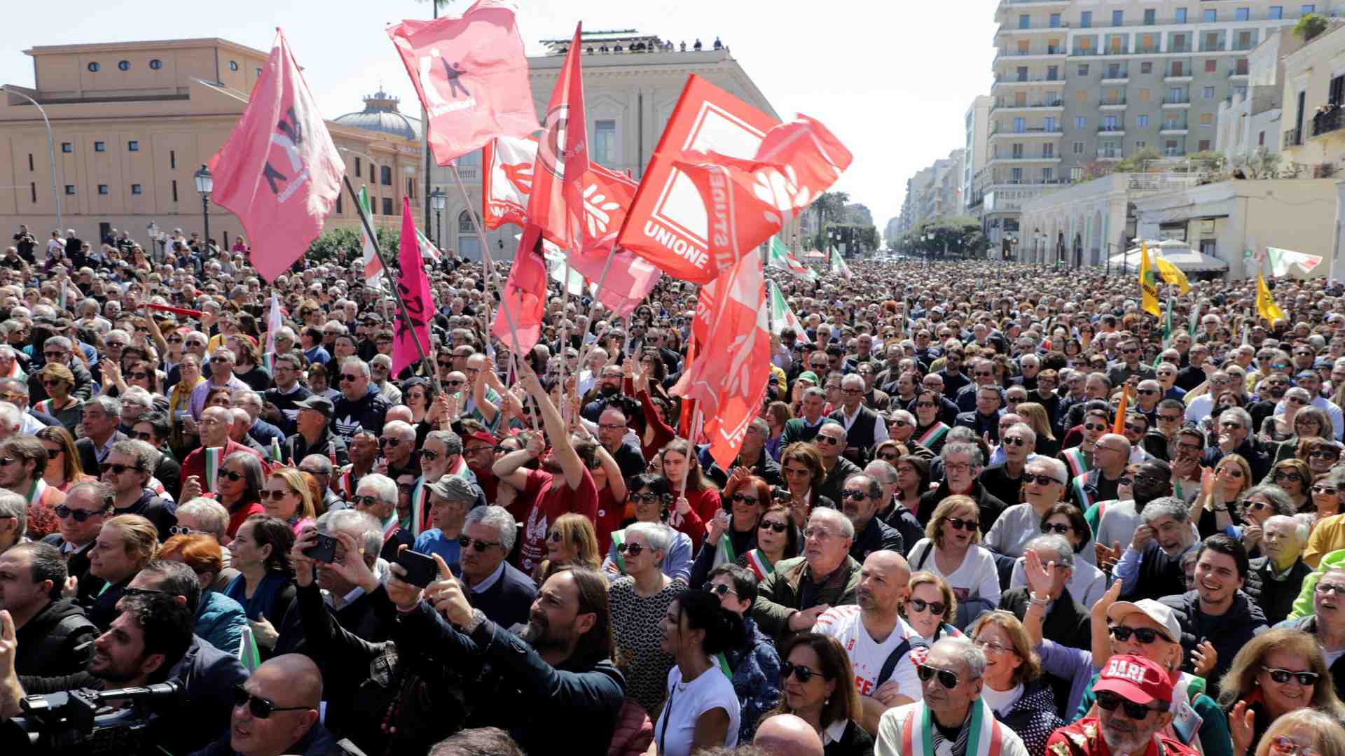 Vinci Bari e poi muori: il naufragio del campo largo in Puglia