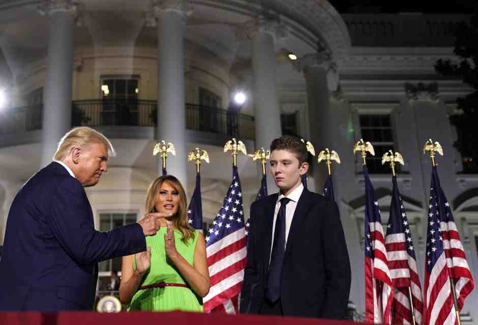 Ci pensa il figlio Barron ad avvicinare gli under 25 a Trump. Il target: maschi e machisti