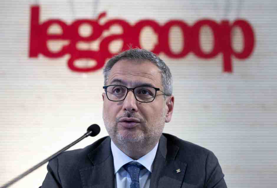 Cooperative rosse, bianche e pure blu: un impero da 135 miliardi