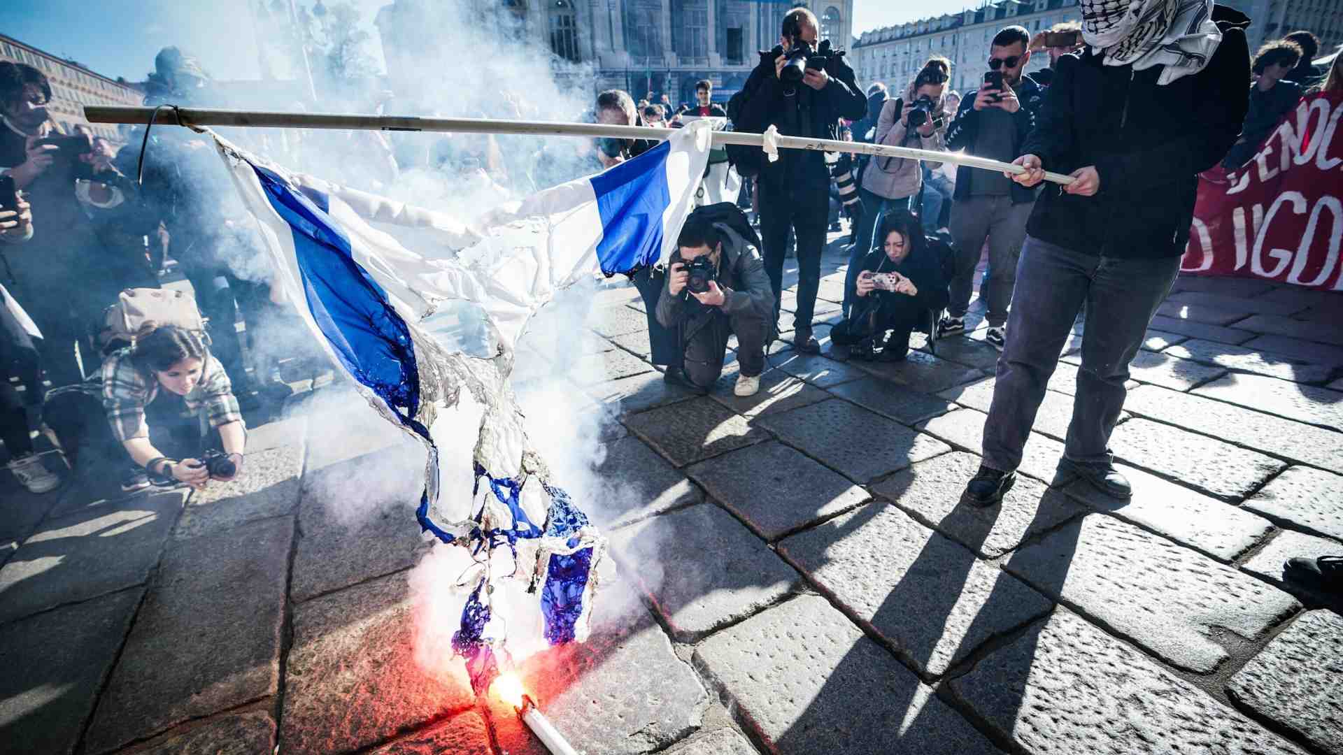 L’antisemitismo dietro quell’oscena lista di proscrizione. Intervenire