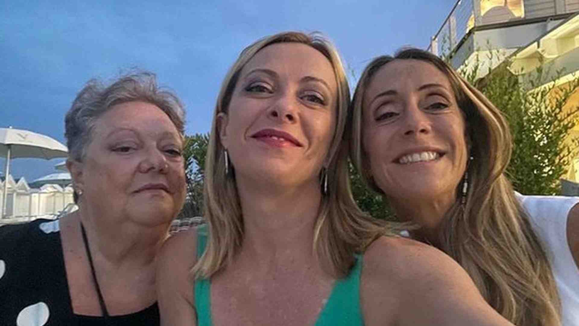 Gli uomini se ne facciano una ragione: il futuro è nella cupola femminile