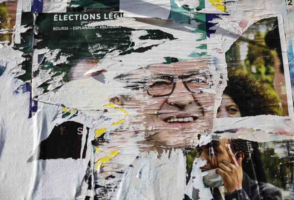 Macron esclude un governo mélenchoniano. Oggi si ricomincia