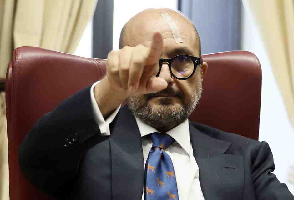 Sangiuliano e Osho. La grande mostra sul Futurismo, voluta da Meloni, è un manicomio