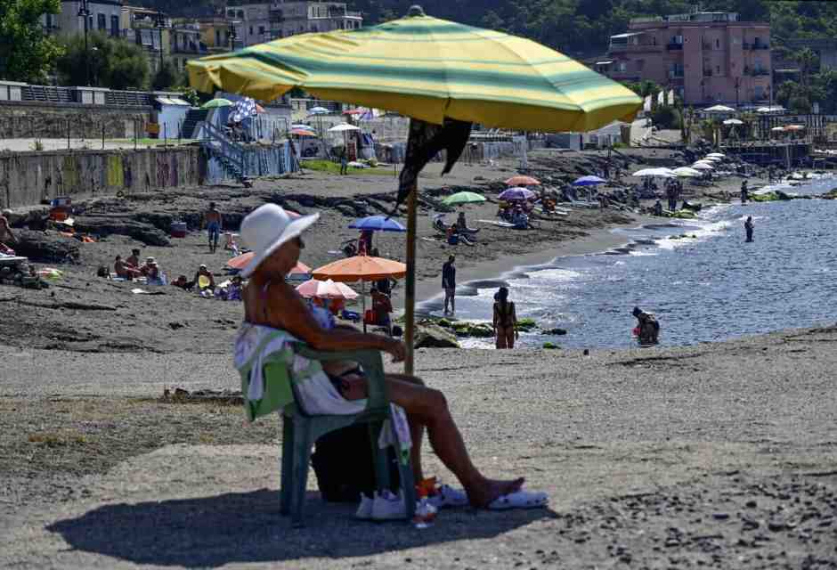 Bagni a Napoli. Storie, da Ortese a La Capria