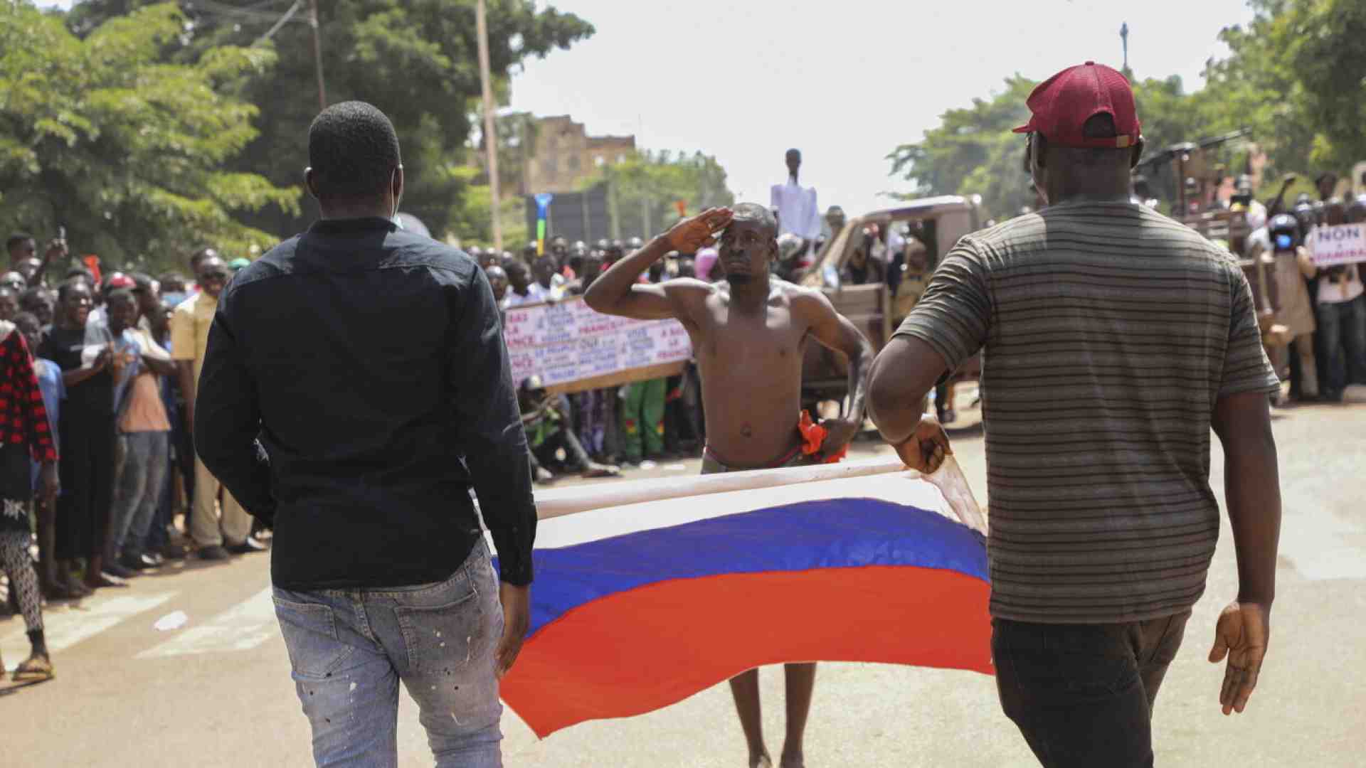 La strage in Burkina Faso: si temono duecento civili uccisi da al Qaida