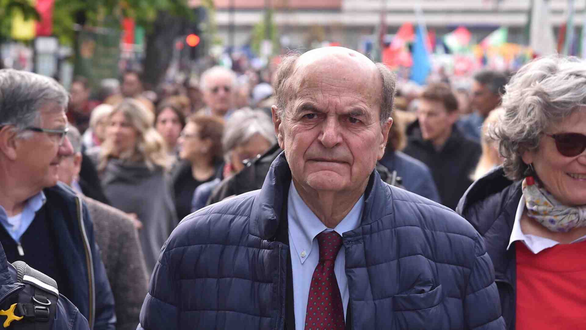 Bersani: "A Vannacci ridirei tutto. La durata del governo? Dipende dalla manovra e dall'Autonomia"