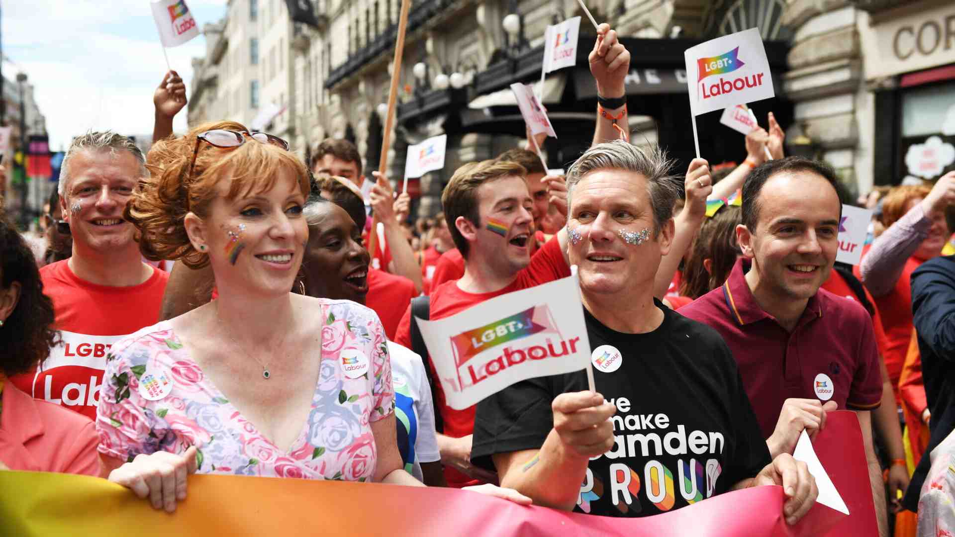 Dai programmi di Starmer ai silenzi di Kamala, quante delusioni per i transattivisti