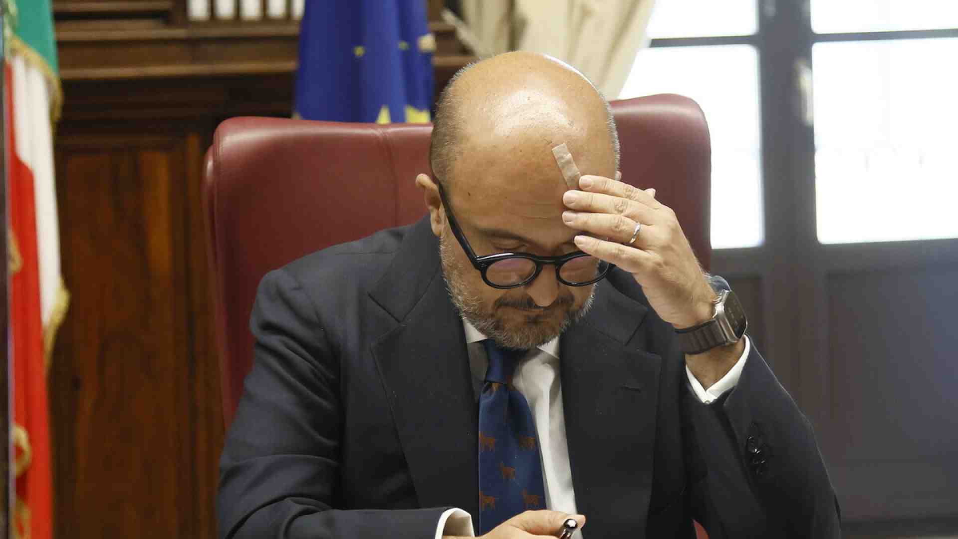 Sangiuliano e la chiave d'oro da 14 mila euro donata dal comune di Pompei. Meloni lo difende: "E' gossip"