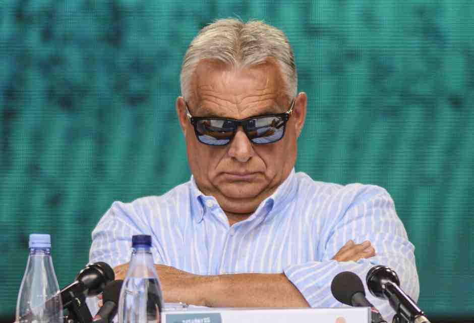 Ecr contro Orbán: "Spia di Putin". Ma poi ci ripensa