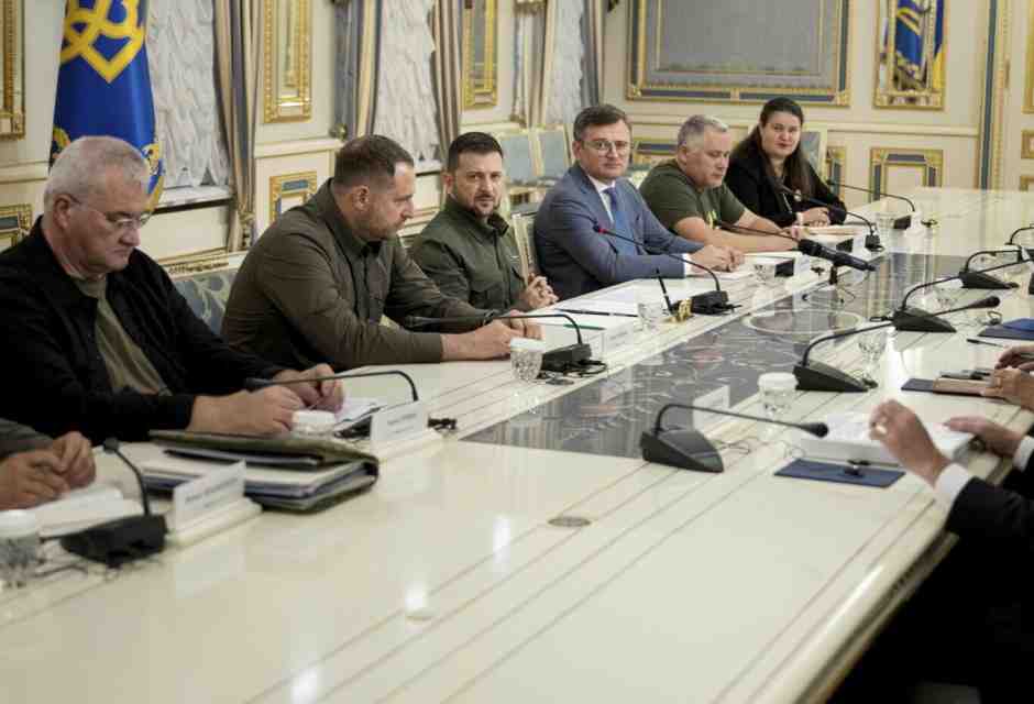 Le dimissioni a Kyiv, un nuovo governo per una nuova fase