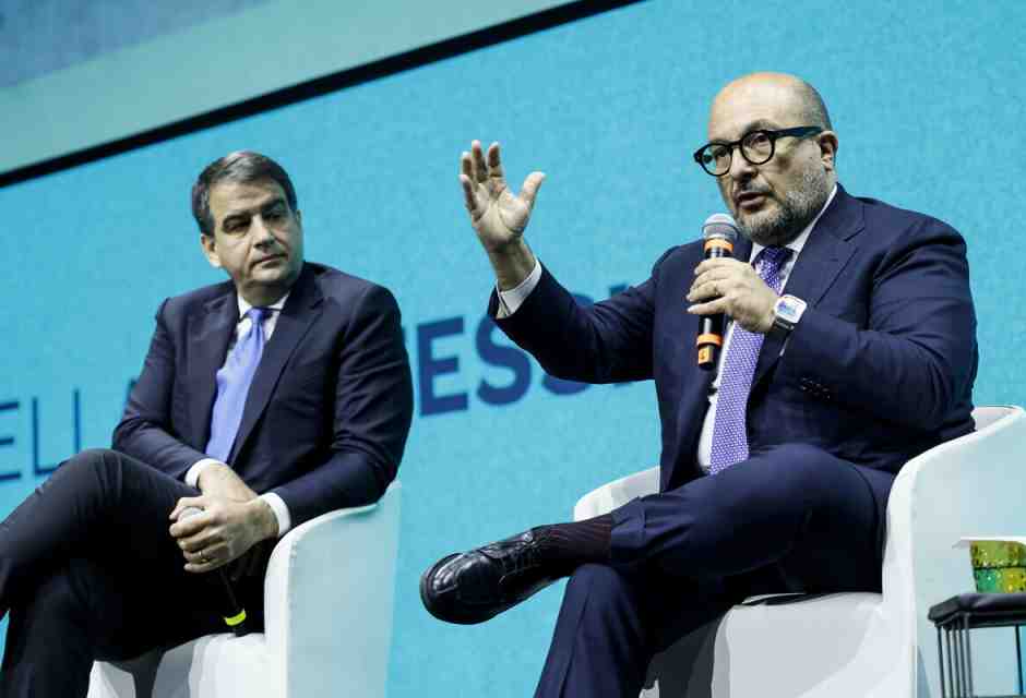 Meloni sta per dire addio a Fitto che va in Ue. E alle sue spalle vede solo pasticcioni