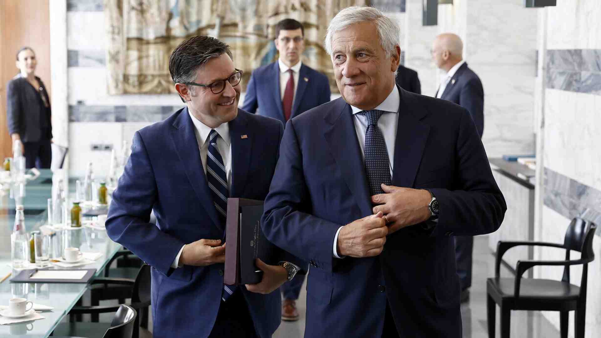 Tajani chiede a Netanyahu di fermarsi. Chiacchiere con il ministro degli Esteri