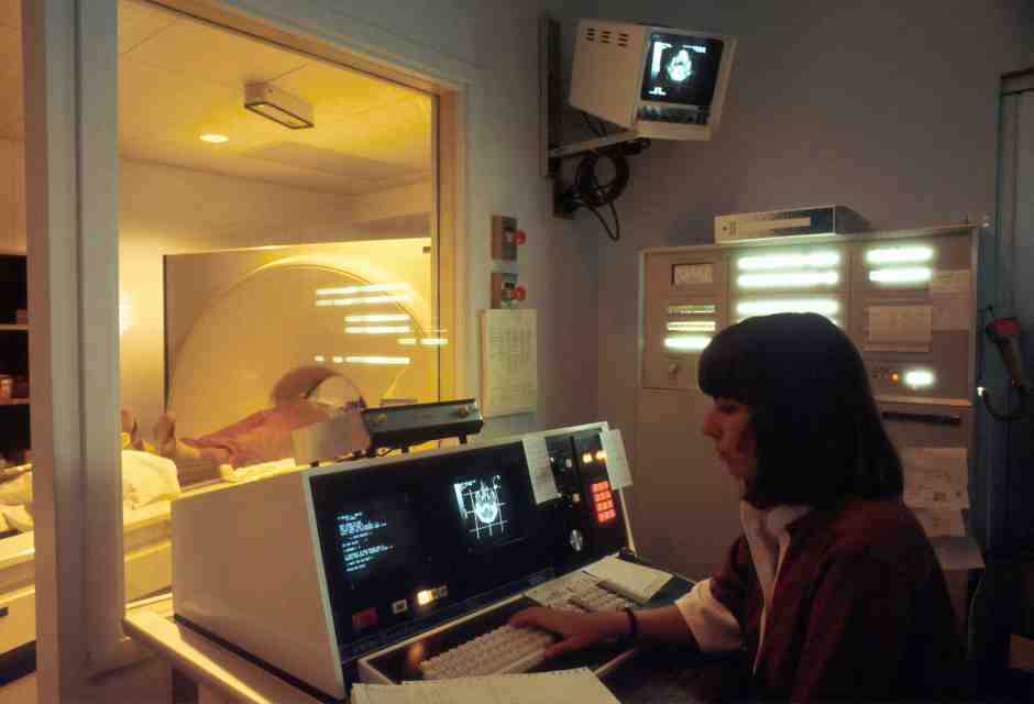 No, il cellulare non causa il cancro al cervello