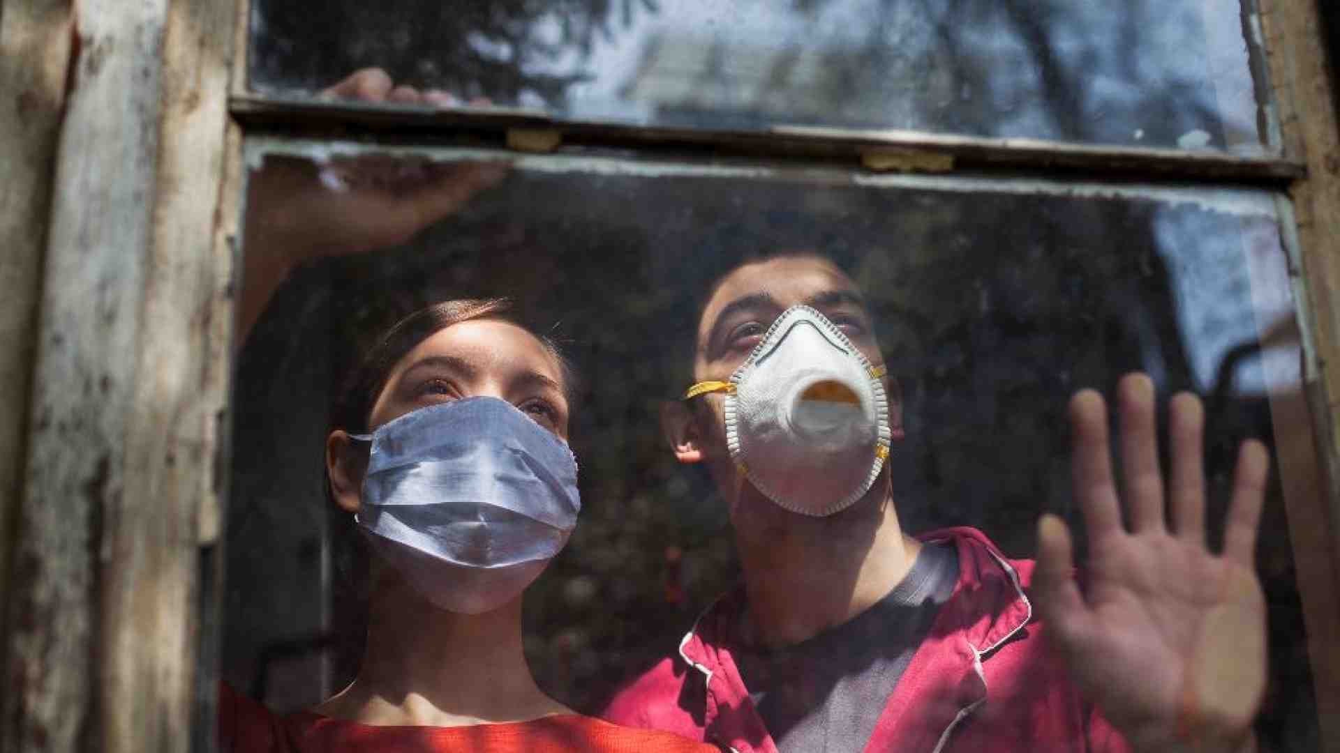 Mamme più stressate dei papà durante il Covid. Una lezione di amore e parità