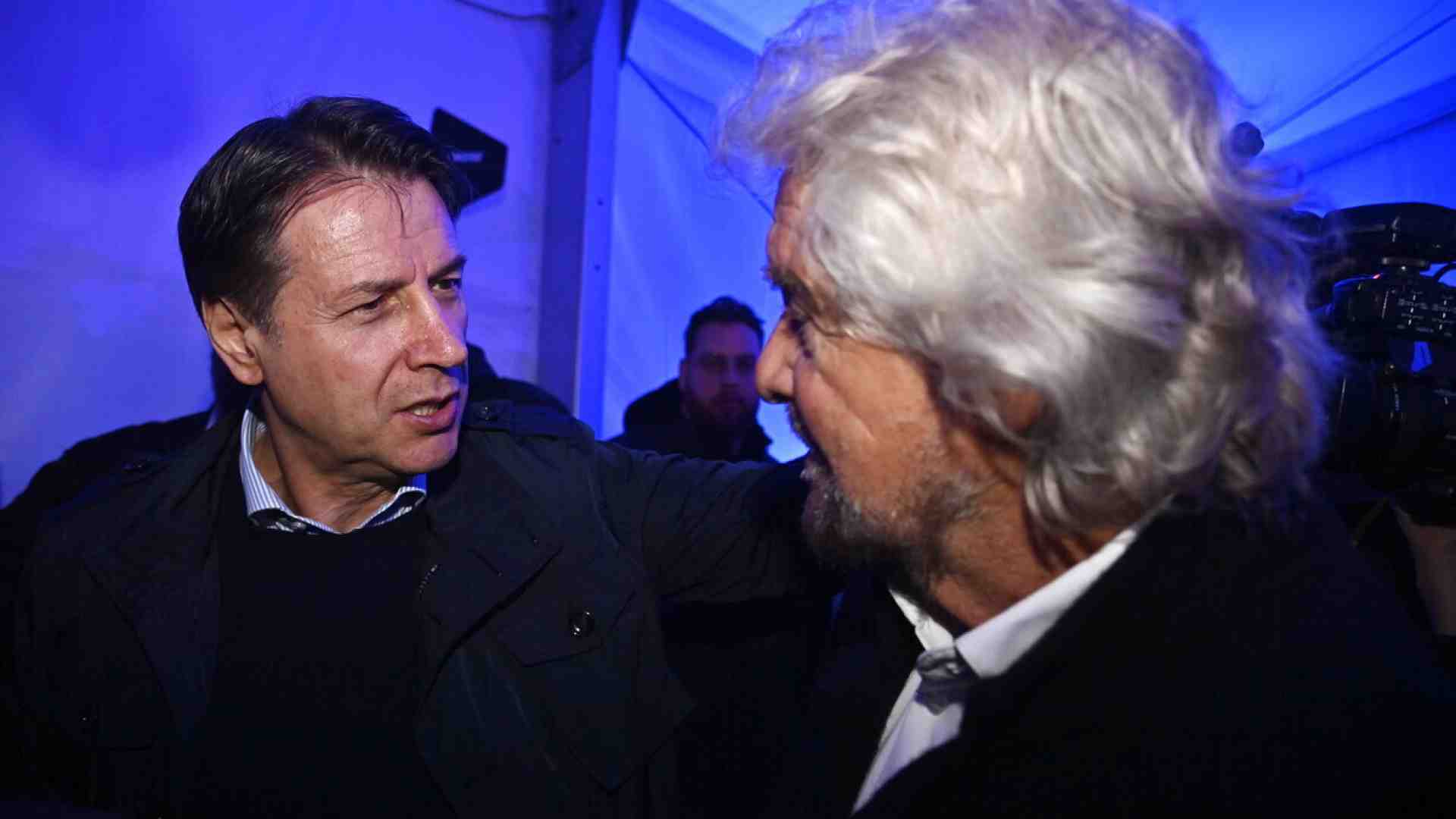 Grillo sfida Conte a duello per il M5s: “O me o lui”. In caso di sconfitta sarà scissione e carte bollate