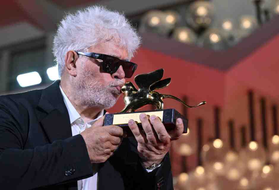 A Venezia il Leone d'oro lo vince Almodovar (ma lo meritava Guadagnino)