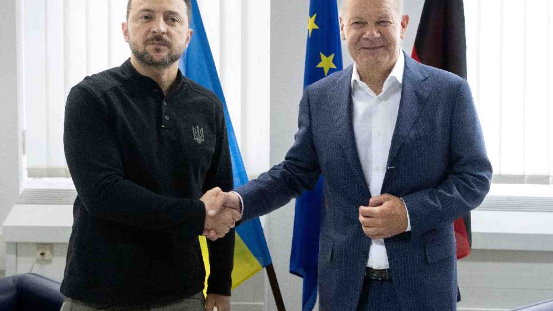 Scholz invita Mosca al vertice di pace. Bufera a Berlino e il Cremlino «frena»