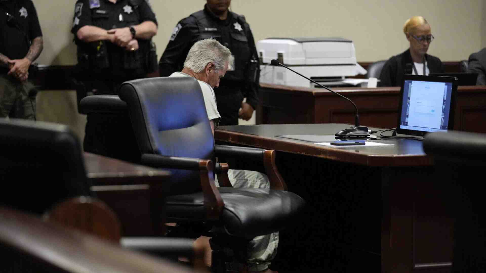 Quante colpe hanno le famiglie quando un figlio prende un’arma e spara