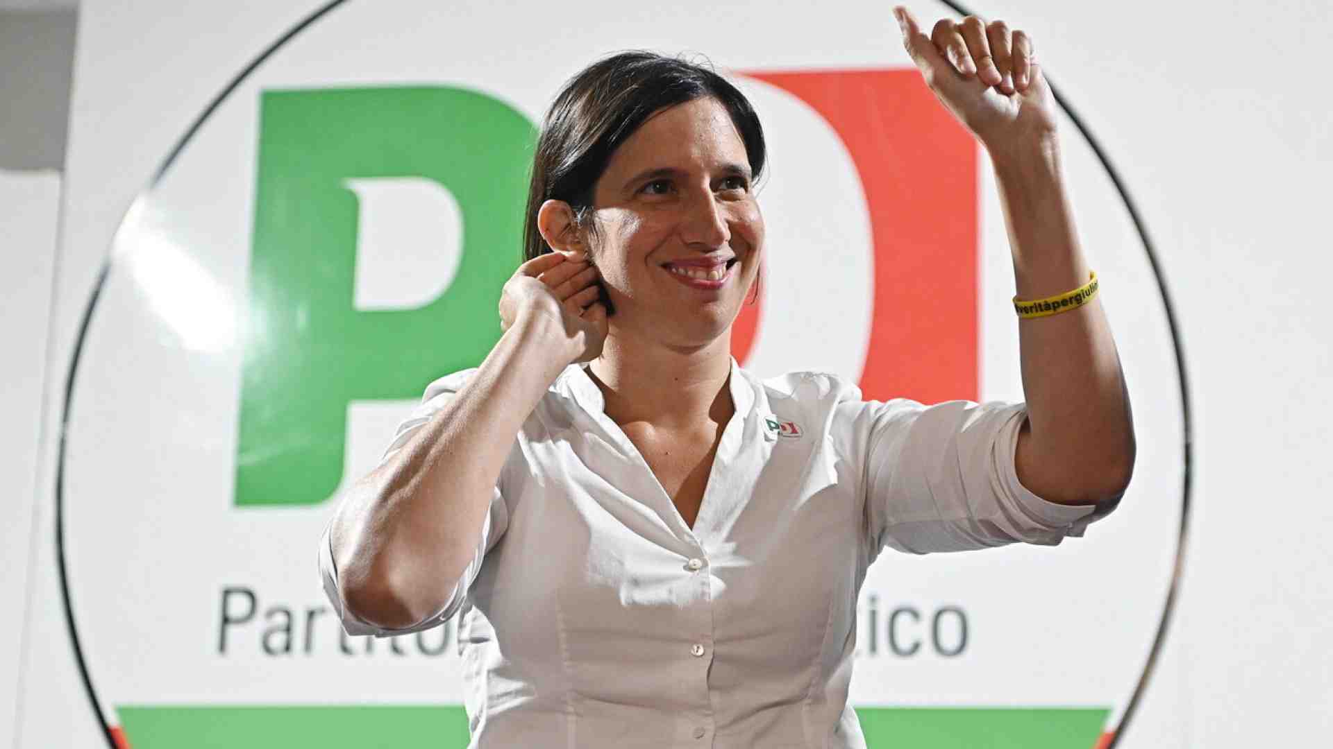 Schlein a Torino bacchetta più il governo che Stellantis