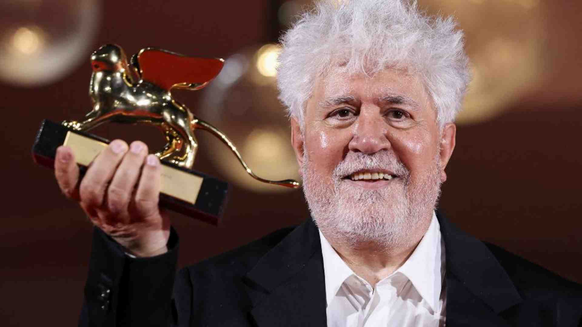 Eutanasia, il film a tesi di Almodóvar: quando il cinema fa politica