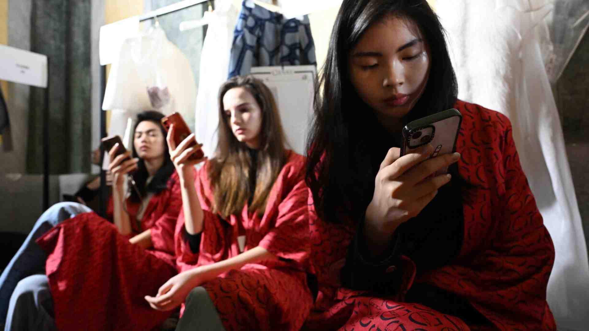 Vietare gli smartphone? Il processo tecnologico non si può fermare