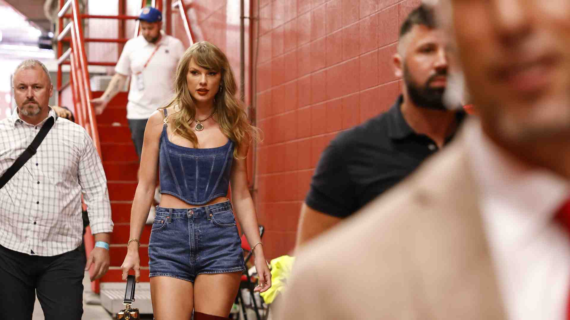 Quanto vale il voto di Taylor Swift? Il legame tra glam e mobilitazione nel dibattito Harris-Trump