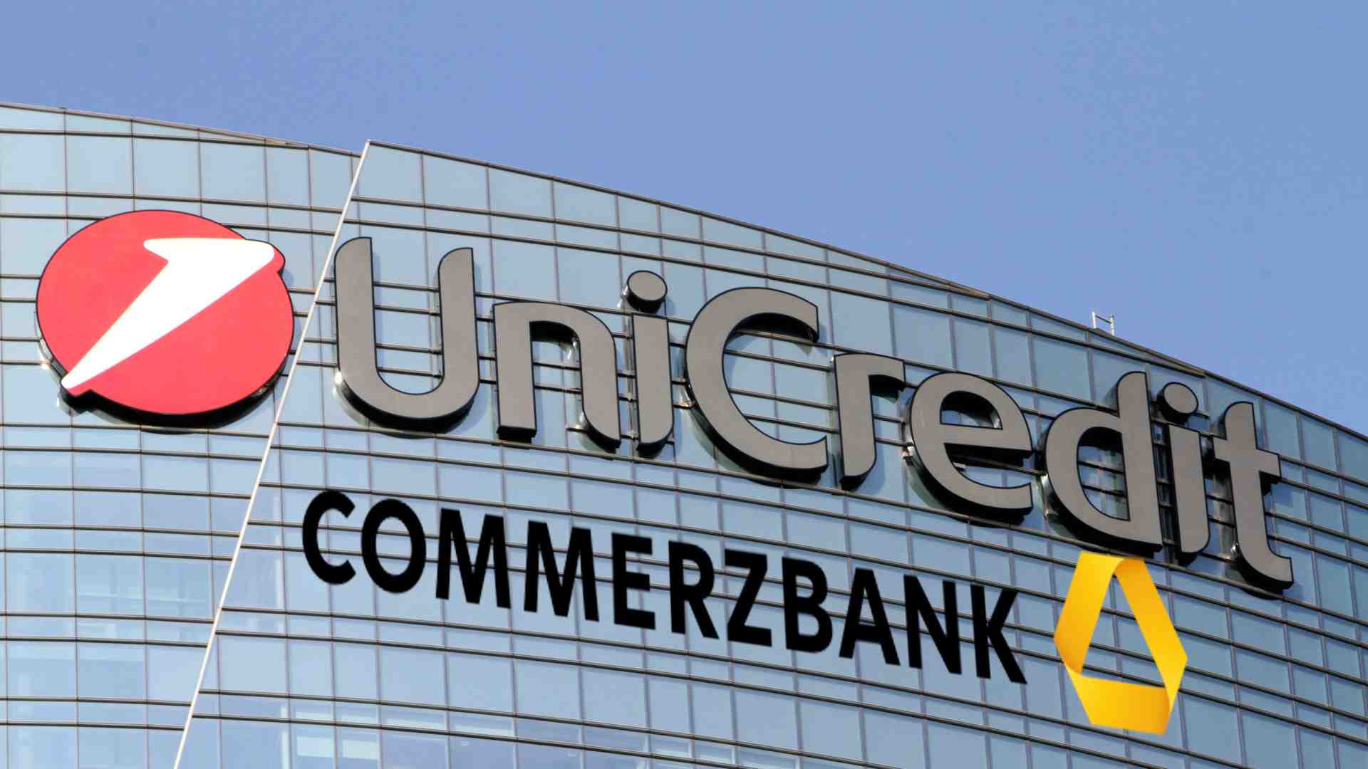Unicredit compra il 9% di Commerzbank e punta alla fusione