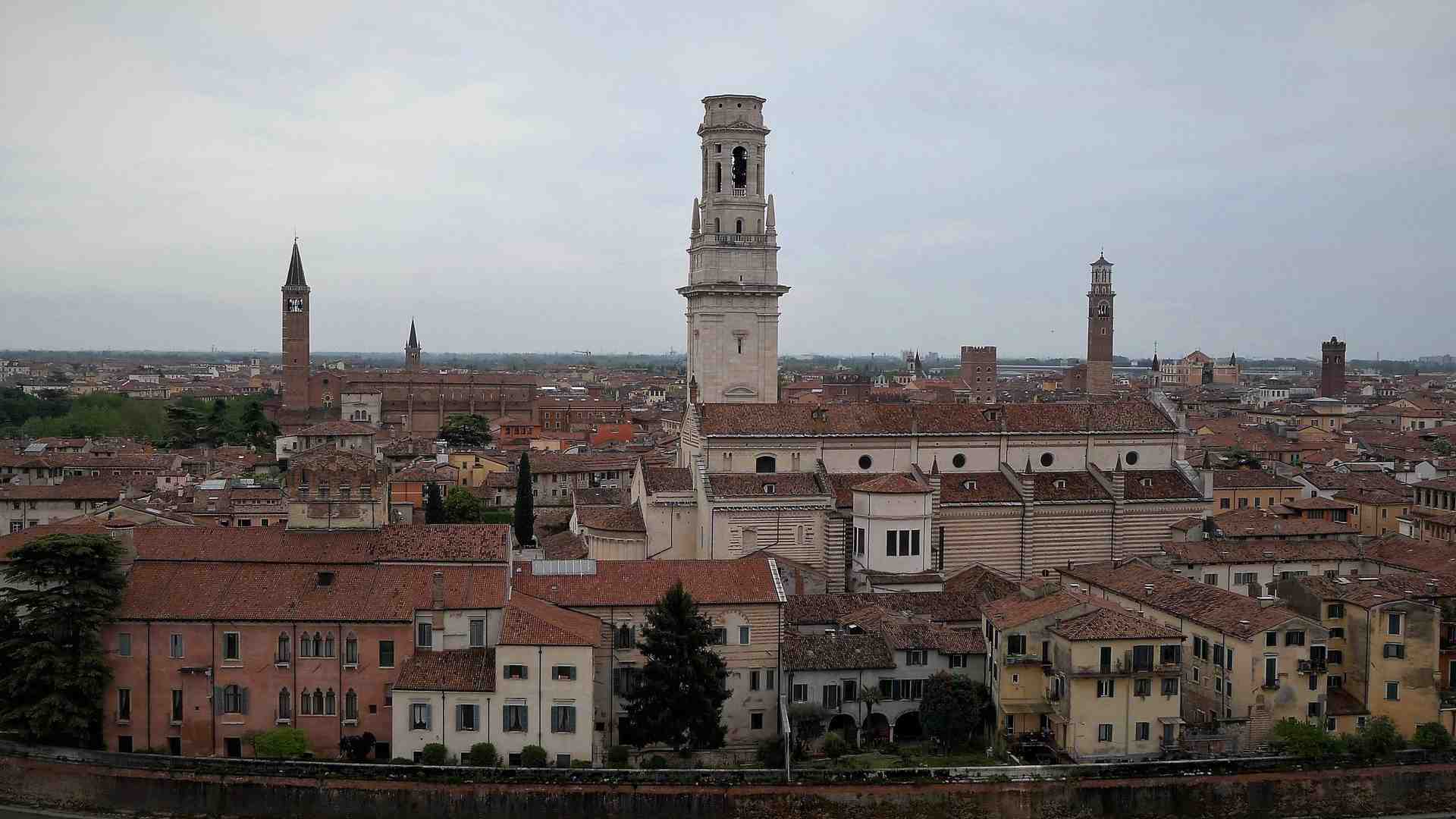 Fari puntati sui nostri campanili