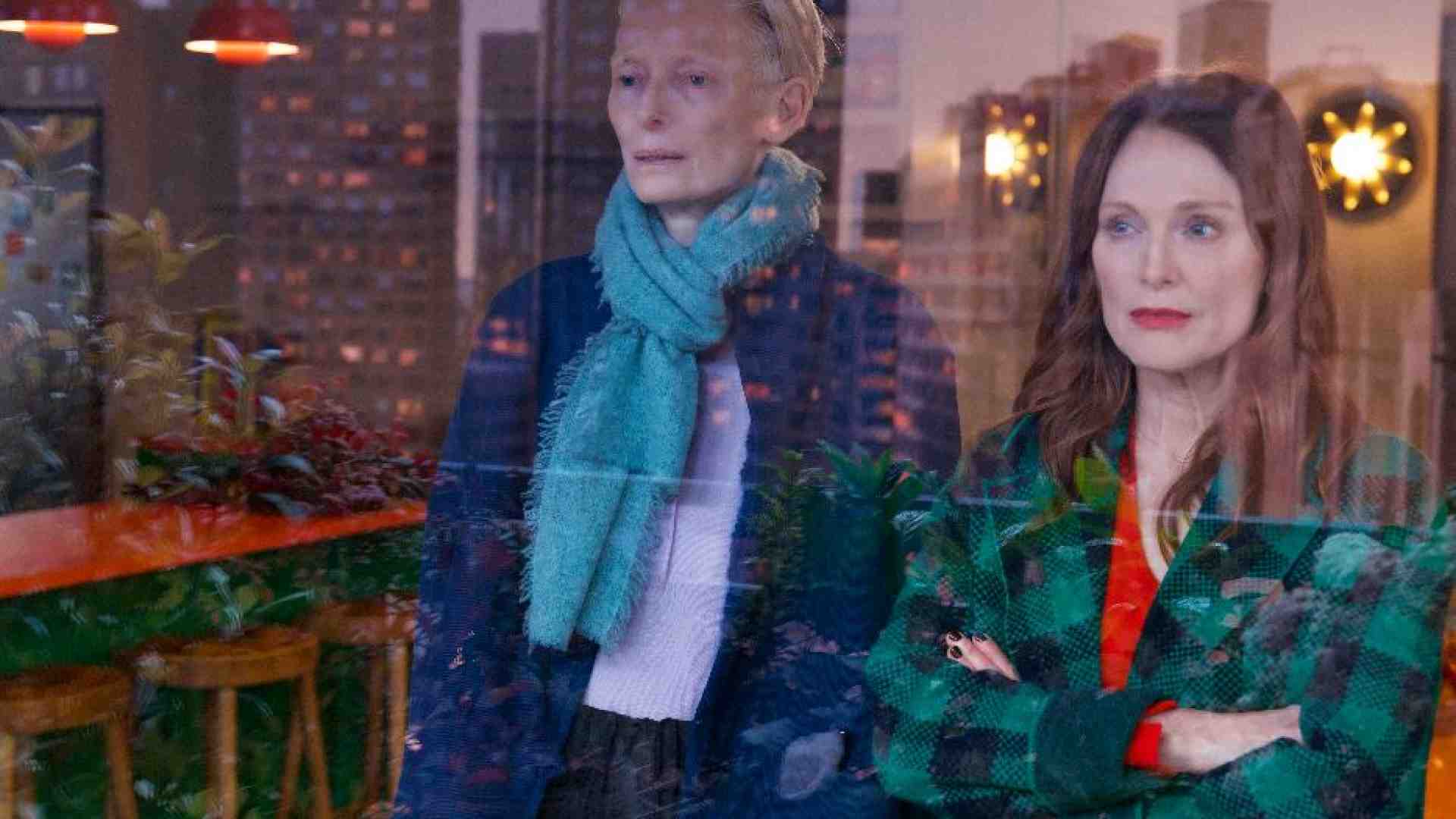 Lo spot patinato di Almodóvar che vuole parlare a Hollywood