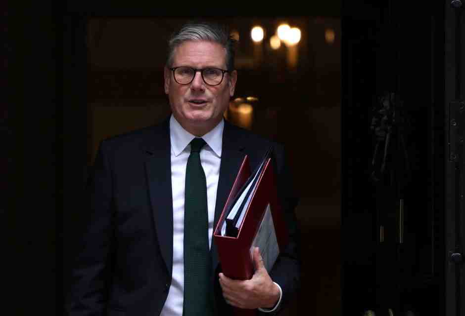 Starmer non ha paura di essere impopolare. Il caso dei tagli ai sussidi per le bollette invernali