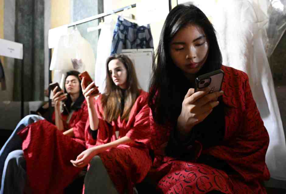 Vietare gli smartphone? Il processo tecnologico non si può fermare