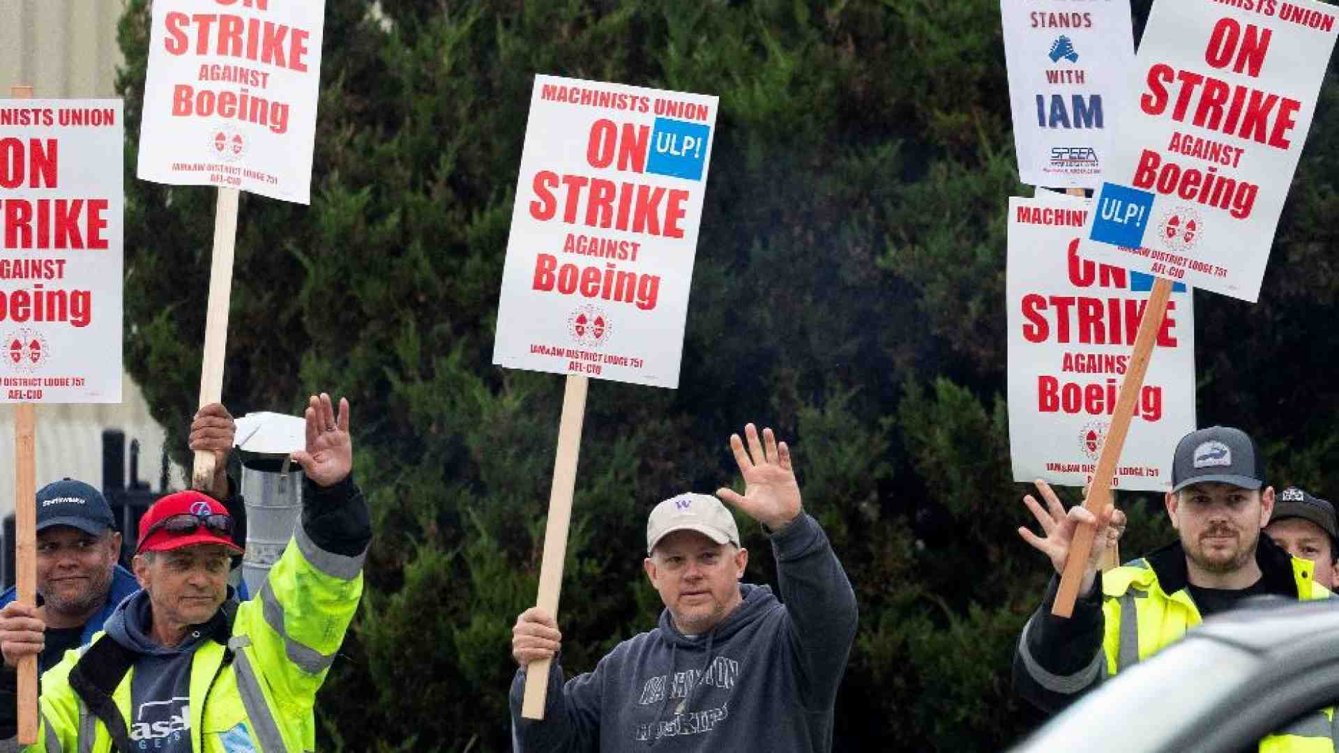 Lavoratori Boeing in sciopero dopo 16 anni: bocciato il nuovo contratto