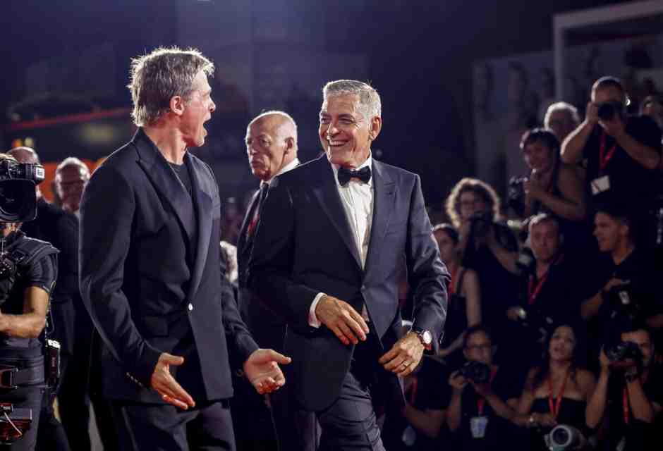 Quattro lezioni più una apprese da Brad Pitt e George Clooney sul red carpet di Venezia