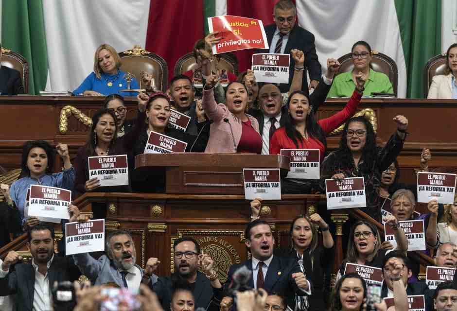 Il Messico in piazza contro una riforma della giustizia che preoccupa un po’ tutti