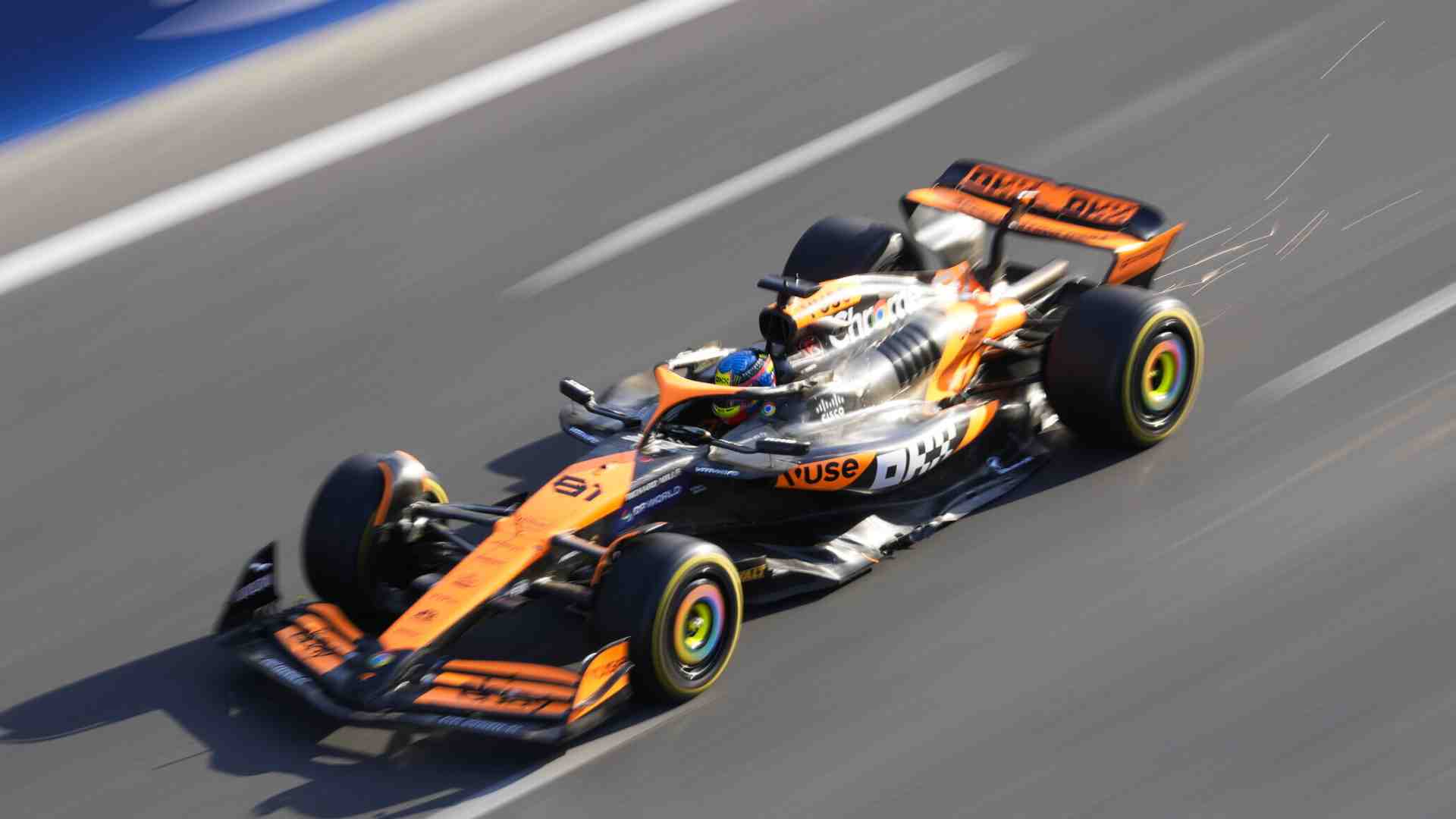 La freddezza di Oscar Piastri: il Gp di Baku è suo. Seconda la Ferrari di Leclerc