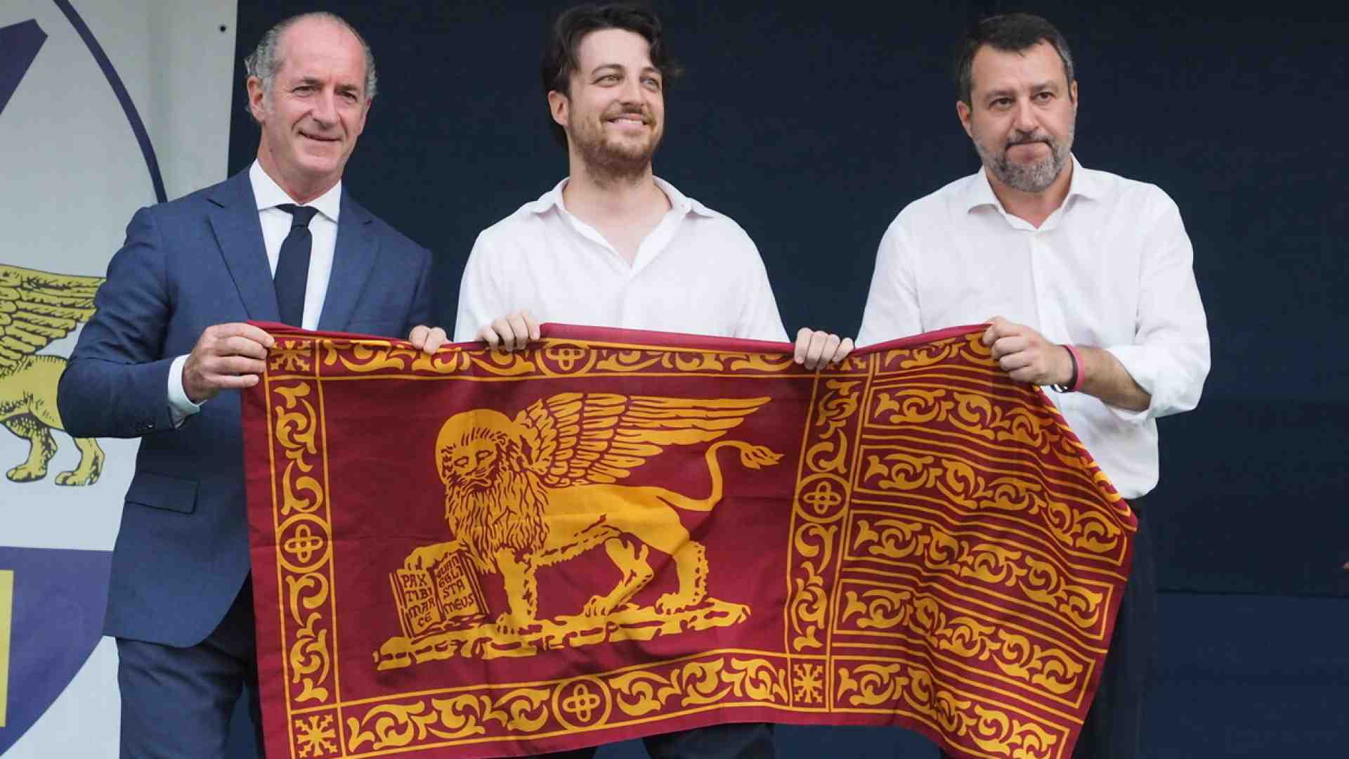 “Dialogo e autonomia”. La ricetta di Stefani, che sta scalando la Lega