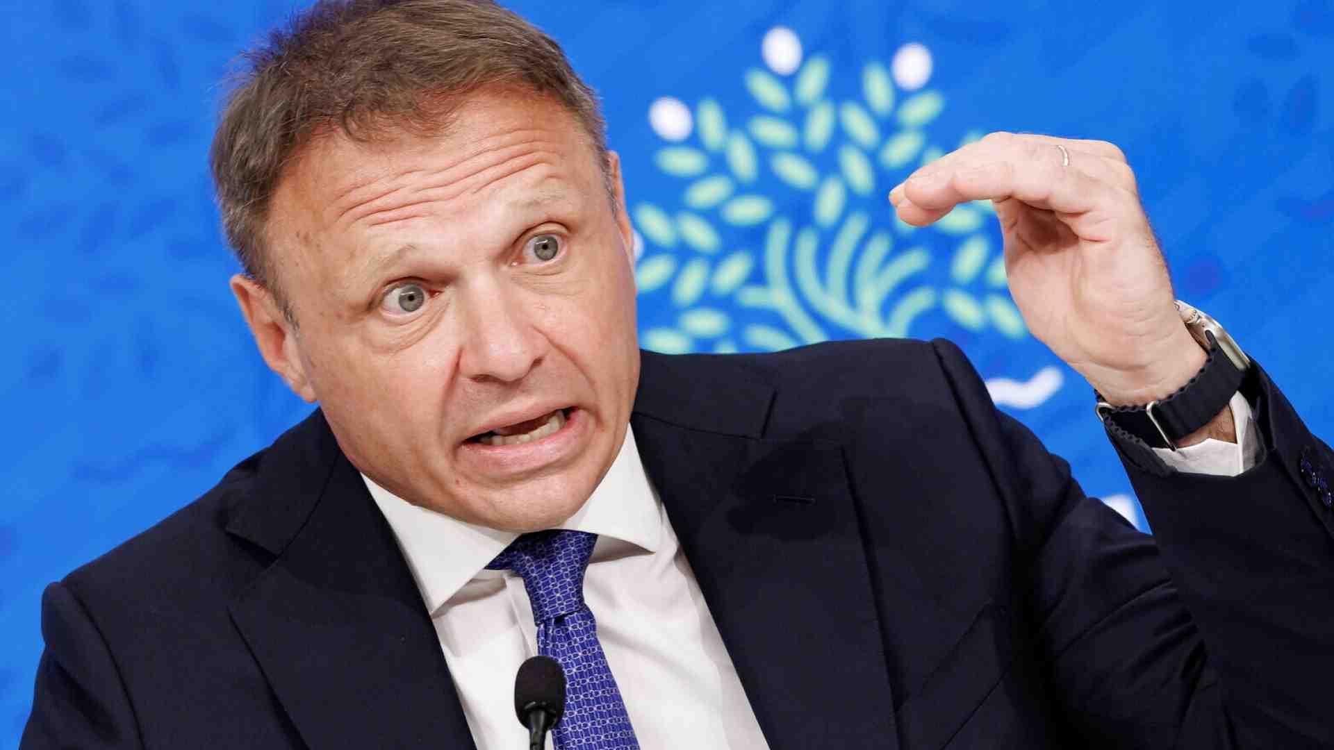 Il pescatore Lollobrigida, il suo piano pesca parte in ritardo, i ristori sono un pasticcio, ma è tutto preso dal G7