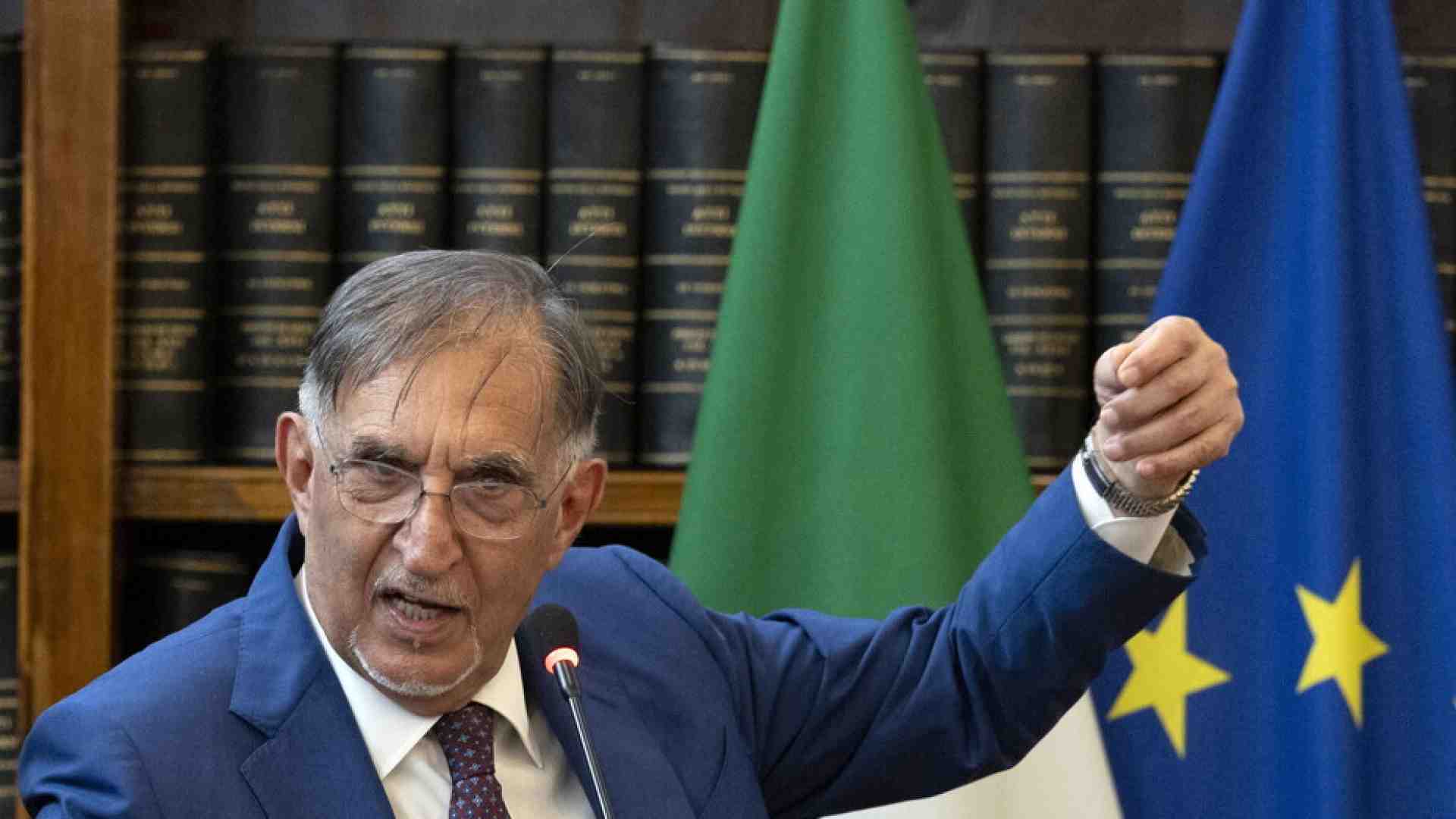 Quattro chiacchiere con quel gran chiacchierone di La Russa